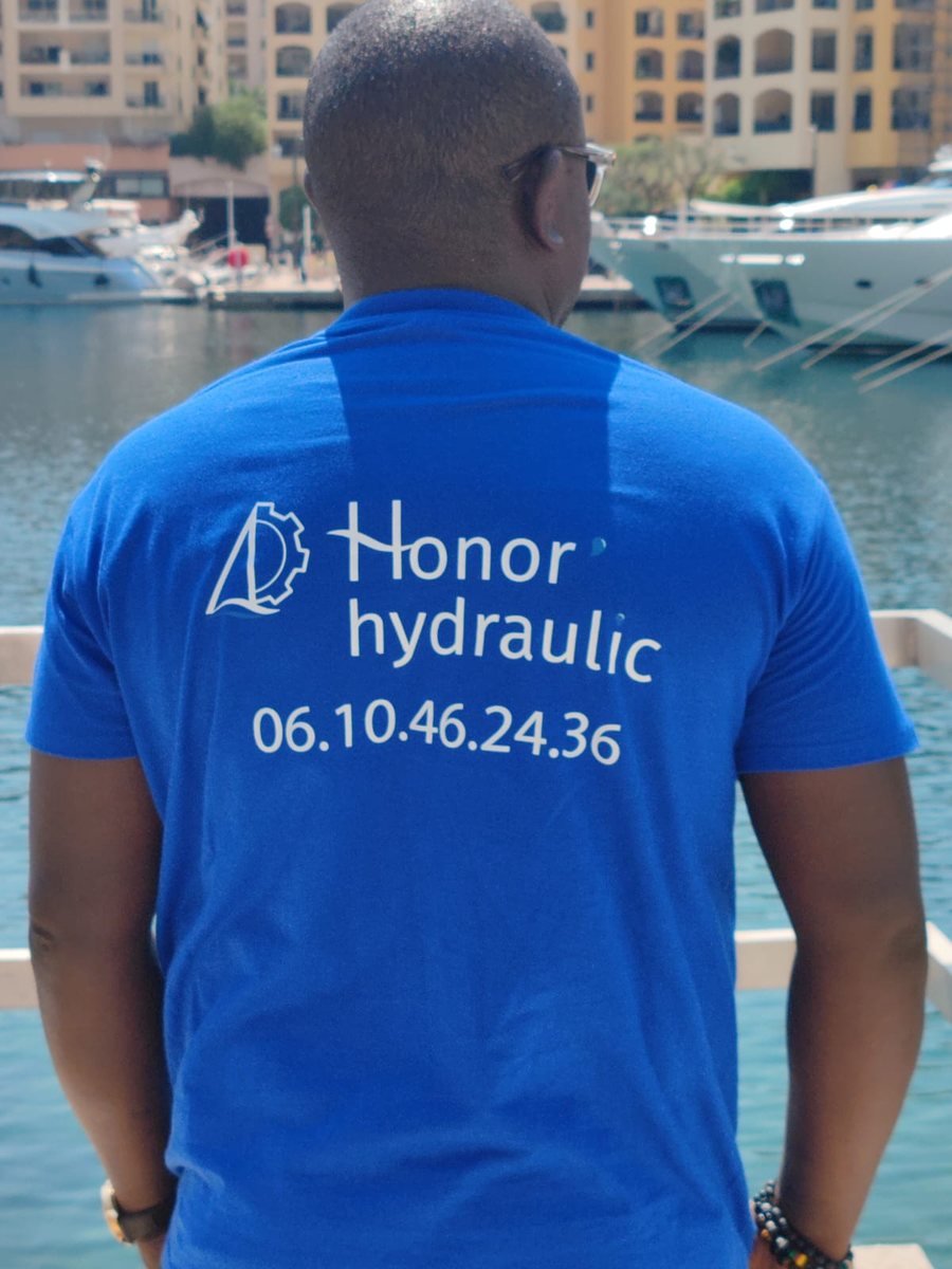 Honor'hydraulic — polo aux couleurs de l'entreprise, port de Fontvieille